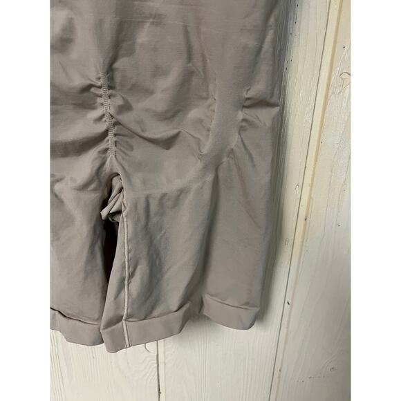 X-Large Maidenform Shaper Shapewear Seamless Shaping Fleexees Open Bust Tan XL - Picture 8 of 9